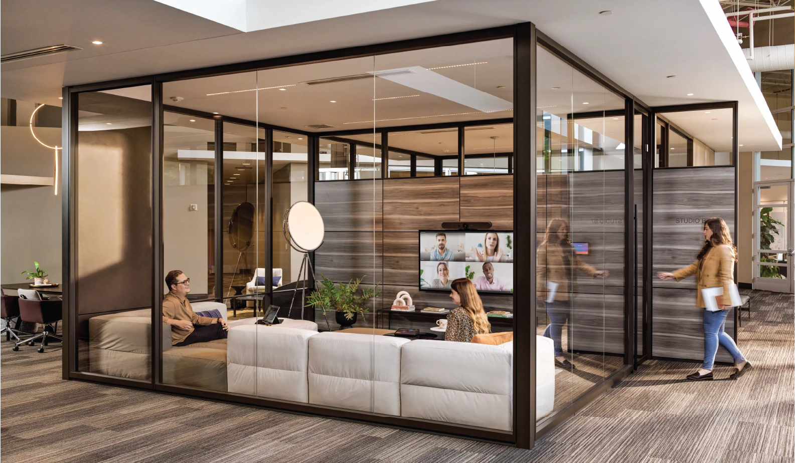 Website_Graphics_03_AV Tech – Featured Blog